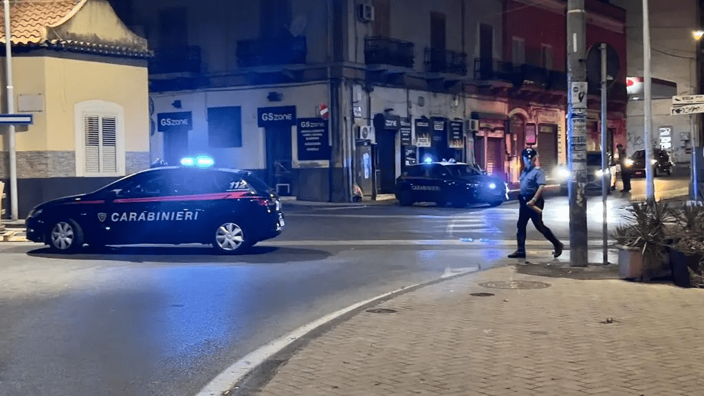 CATANIA: ZONE SENZA ACQUA ED ENERGIA ELETTRICA, CITTADINI PROTESTANO IN STRADA – FOTO