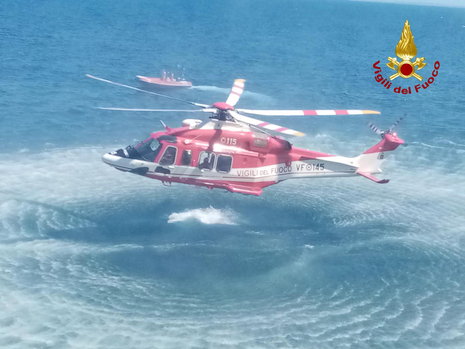 CATANIA, RECUPERATO IL CADAVERE DI UNA DONNA SULLA SCOGLIERA  NEI PRESSI DELLA STAZIONE