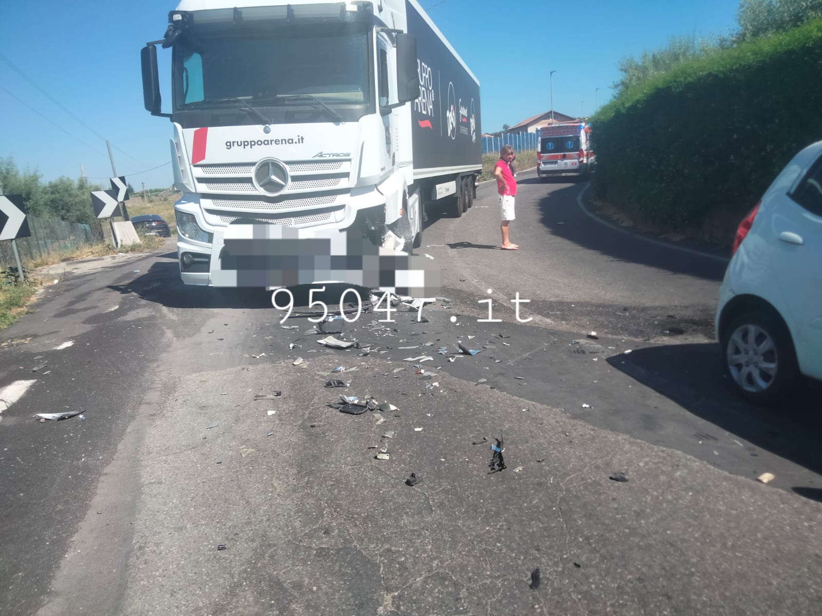 SCONTRO TIR AUTOVETTURA A SANTA MARIA DI LICODIA,  FERITI