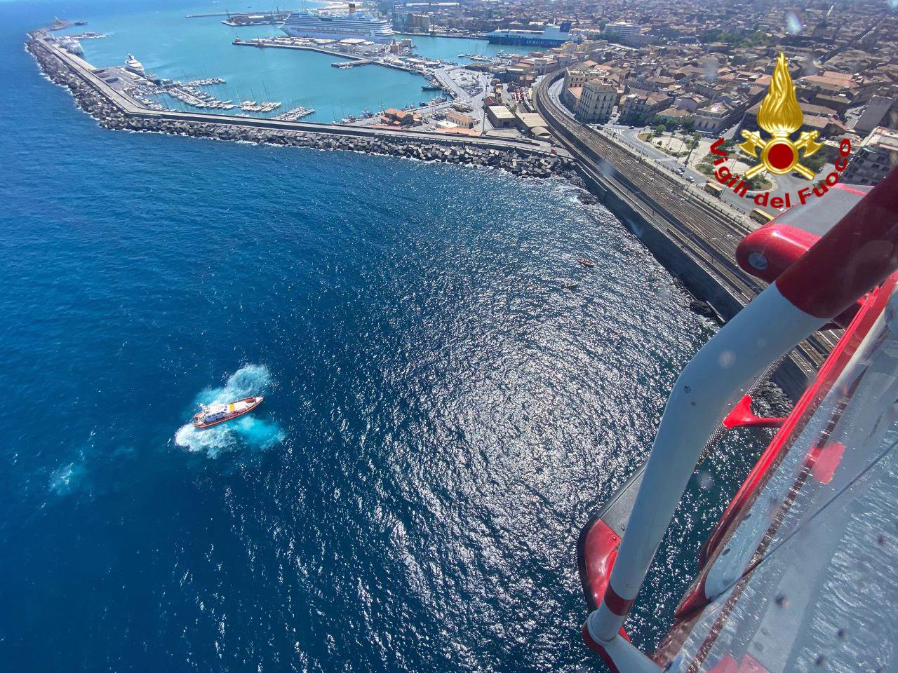 CATANIA, RECUPERATO IL CADAVERE DI UNA DONNA SULLA SCOGLIERA  NEI PRESSI DELLA STAZIONE