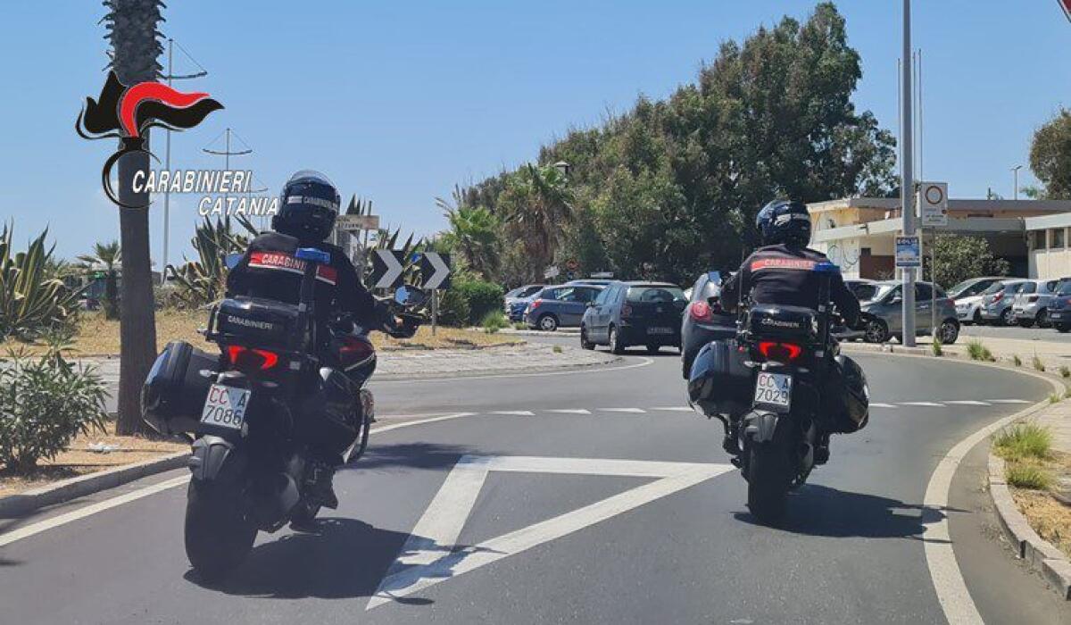 CATANIA. 32ENNE AGGREDISCE LA COMPAGNA AL CENTRO COMMERCIALE: ARRESTATO DAI CARABINIERI - 