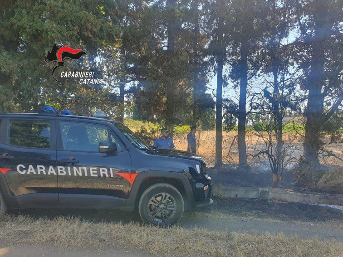 FIUMEFREDDO DI SICILIA. ARRESTATO UN 70ENNE CHE AVEVA APPENA APPICCATO IL FUOCO - 