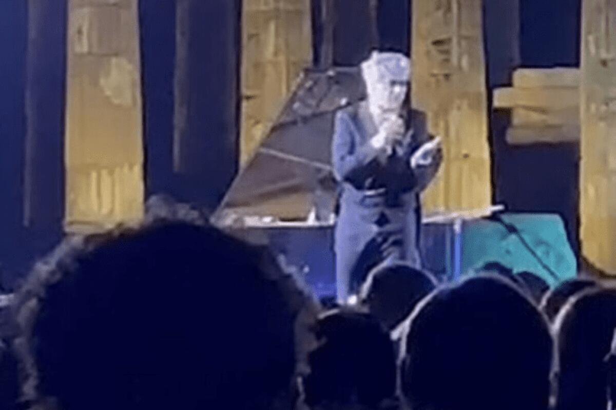 MORGAN INSULTA IL PUBBLICO A SELINUNTE, "SIETE DEI BIFOLCHI…" - 