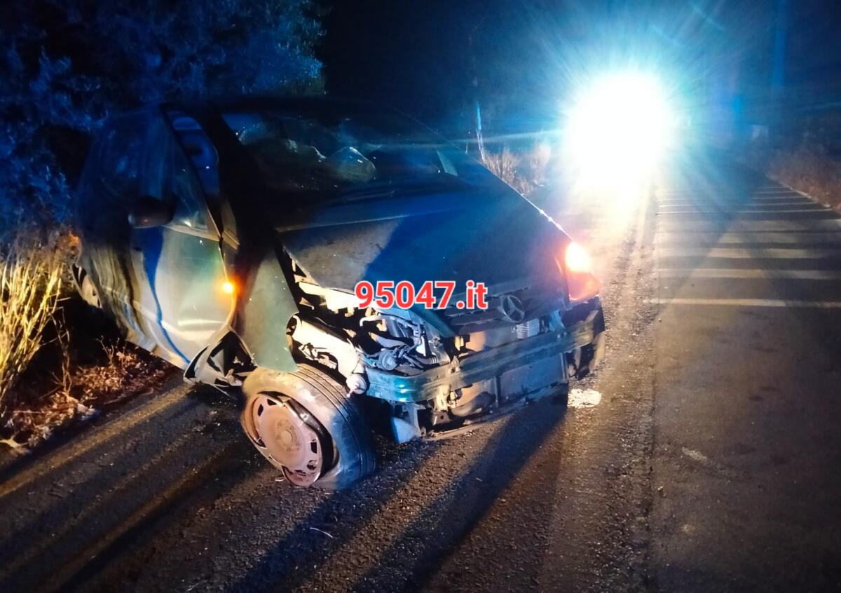 PATERNÒ. AUTO CONTRO MURO: TRE FERITI, DUE SONO MINORI - 