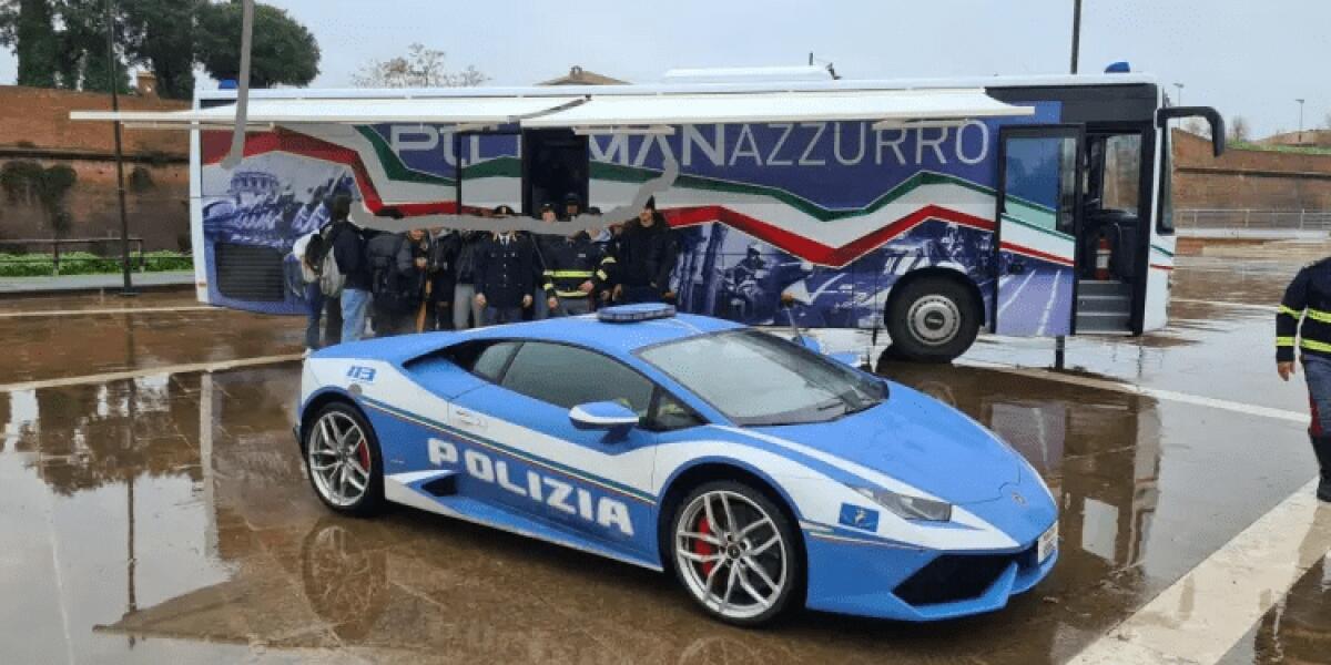CATANIA: OGGI E DOMANI POLIZIA IN PIAZZA CON “E…STATE CON NOI”, IN MOSTRA LAMBORGHINI E PULMANN AZZURRO - 