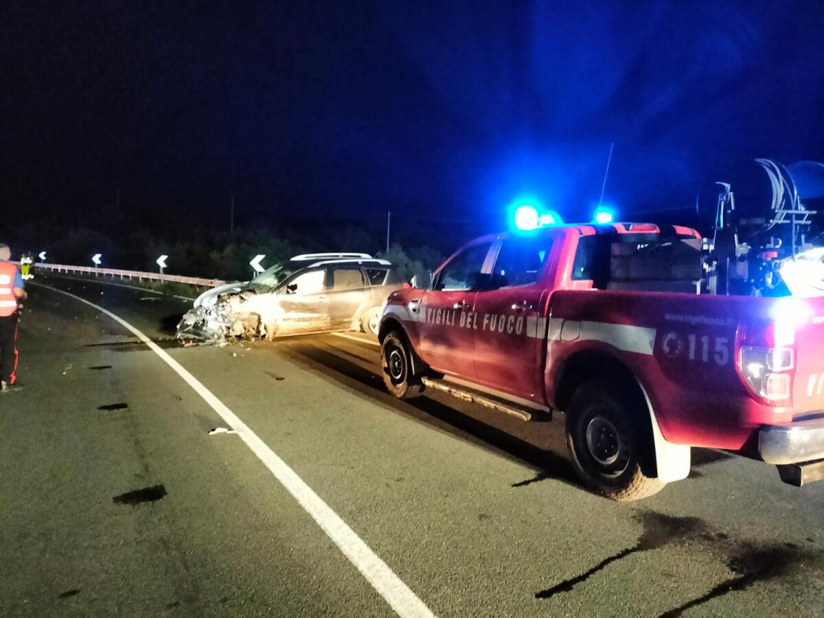 GRAVE INCIDENTE SULLA SS284 A BIANCAVILLA: COINVOLTE ALMENO TRE AUTOVETTURE, SOCCORSI IN CORSO - 