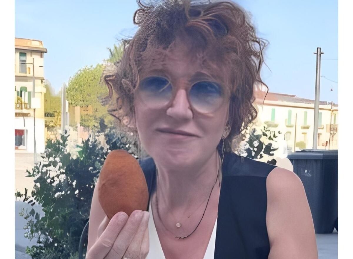 FIORELLA MANNOIA SALUTA LA SICILIA MENTRE MANGIA UN ARANCINO… E SCOPPIA LA POLEMICA SULLA SCELTA DELLA "O" - 