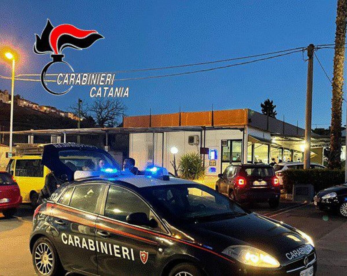 PATERNO'. COCAINA NEGLI SLIP E NEI PANTALONCINI. ARRESTATO UN 31ENNE - 