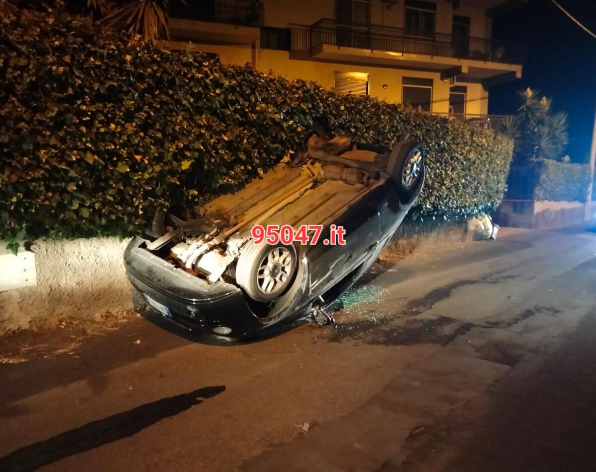 MISTERBIANCO. AUTO SI RIBALTA NELLA NOTTE, FERITA CONDUCENTE - 