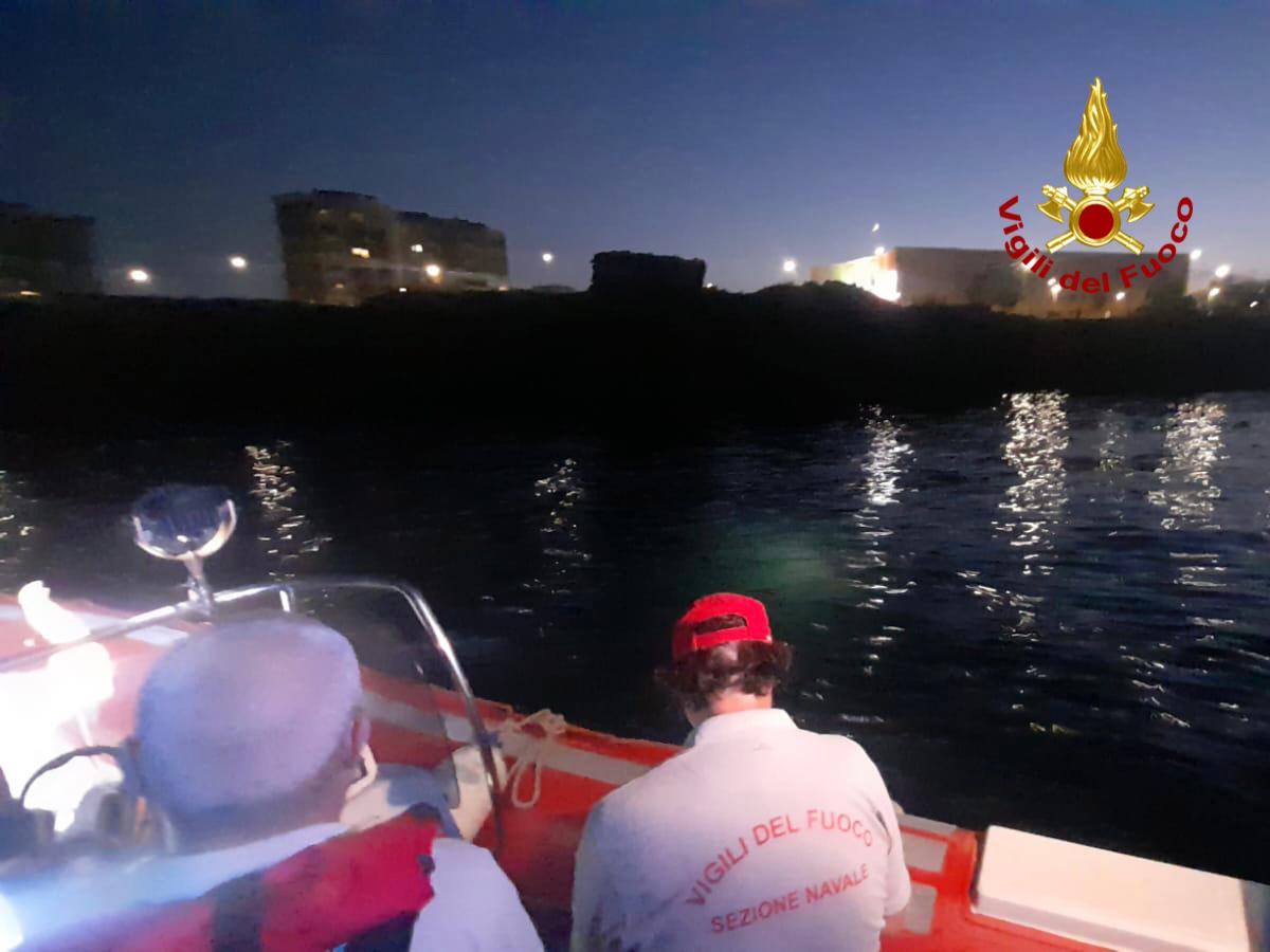 VIGILI DEL FUOCO SONO IMPEGNATI ALLA RICERCA DI UN SUB AL LUNGOMARE DI CATANIA