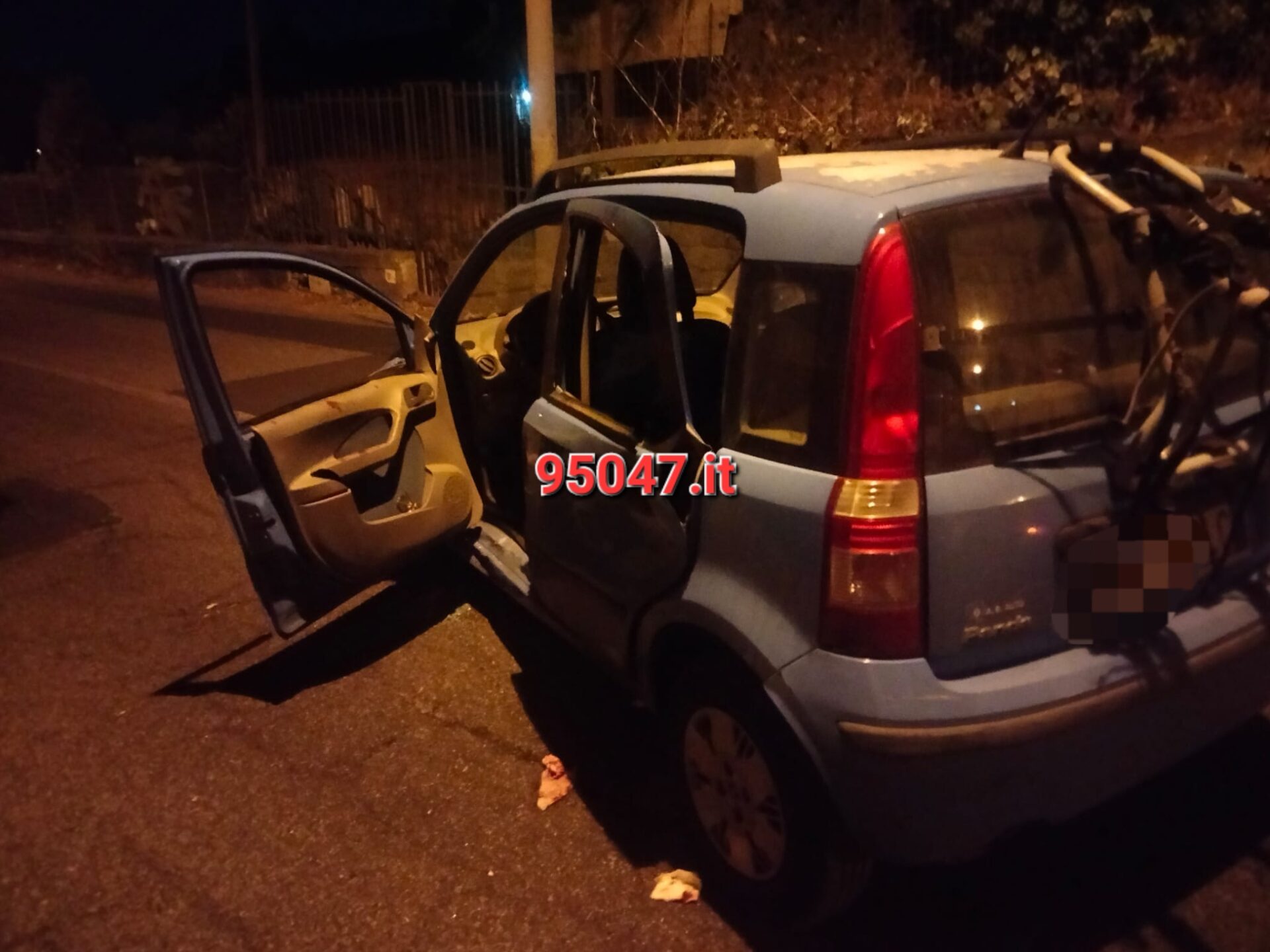 SCONTRO TRA DUE AUTO NELLA NOTTE A NICOLOSI, 5 FERITI. LE FOTO
