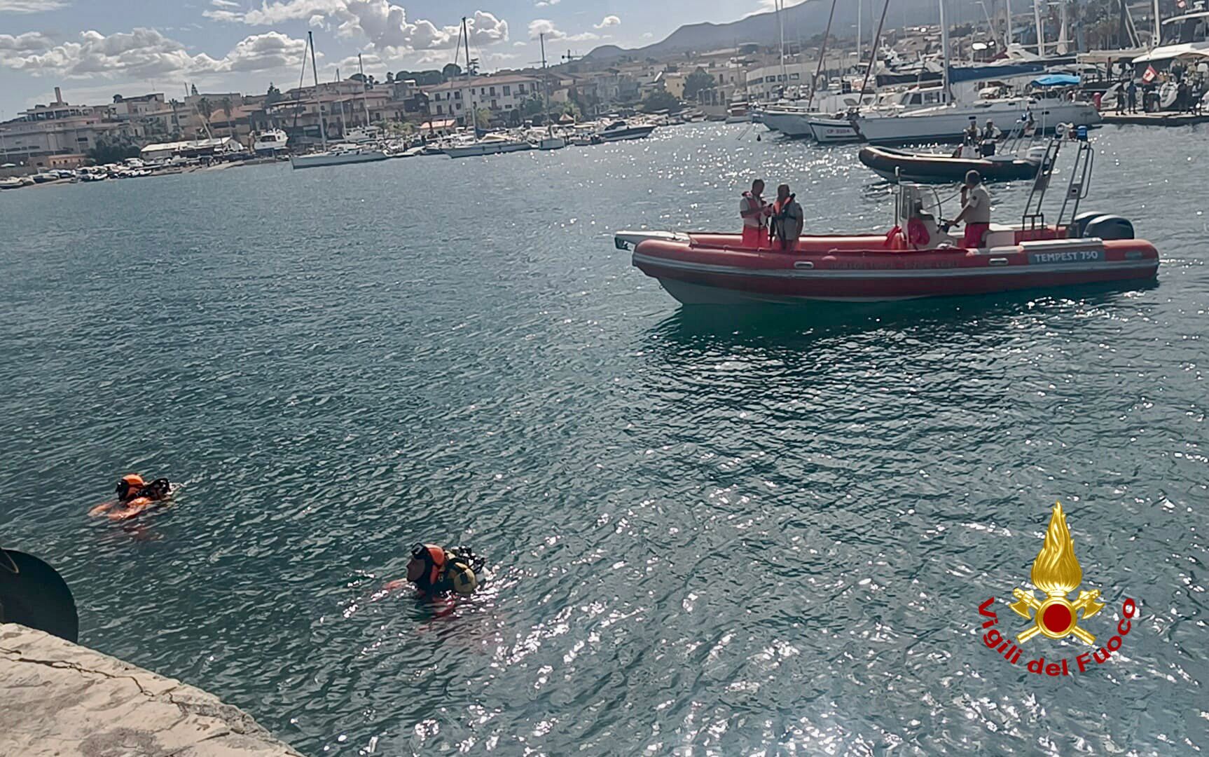 RIPOSTO, RECUPERATO IL CORPO PRIVO DI VITA DELL’UOMO DISPERSO IN MARE