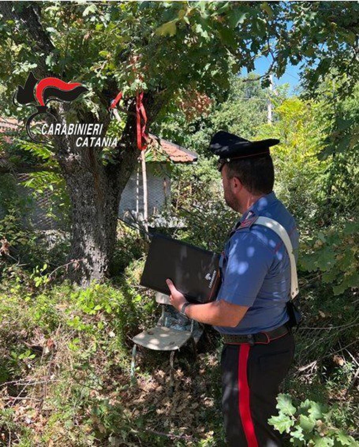 PEDARA. DISPERATO PER LA SEPARAZIONE DALLA COMPAGNA, TENTA SUICIDIO. SALVATO DAI CARABINIERI - 