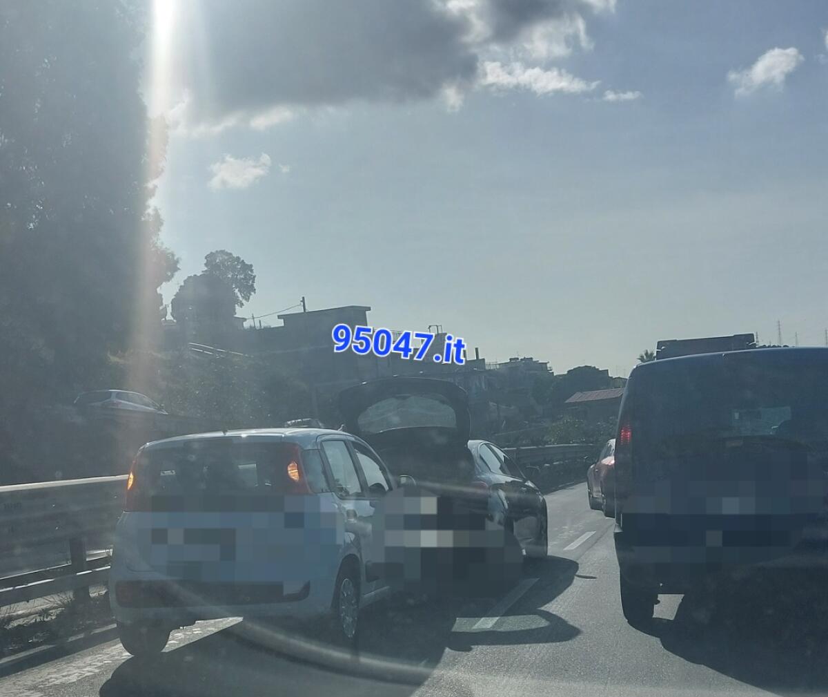 TAMPONAMENTO SULLA SS121 A MISTERBIANCO, LUNGHE CODE - 