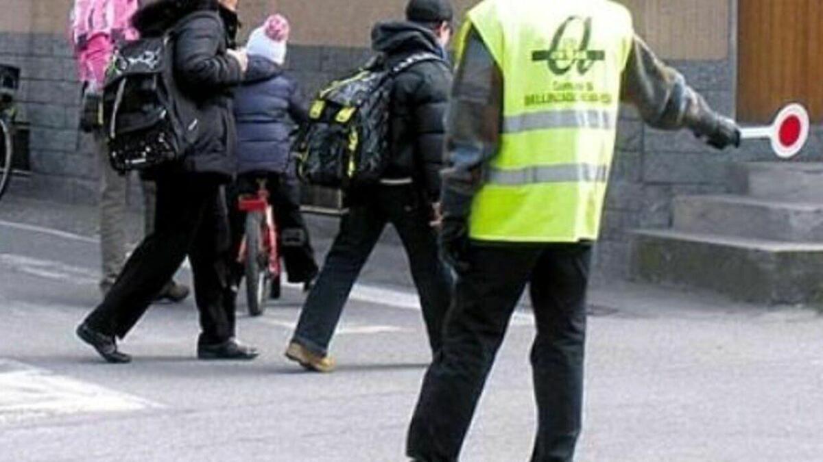 A BELPASSO SI CERCANO “NONNI VOLONTARI” PER FAVORIRE L’ATTRAVERSAMENTO DEGLI ALUNNI DAVANTI AI PLESSI SCOLASTICI - 