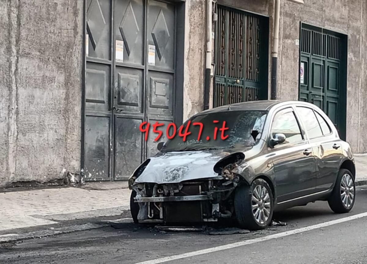 CONTINUANO I MISTERIOSI INCENDI DI AUTO A PATERNÒ: NUOVO CASO QUESTA NOTTE - 