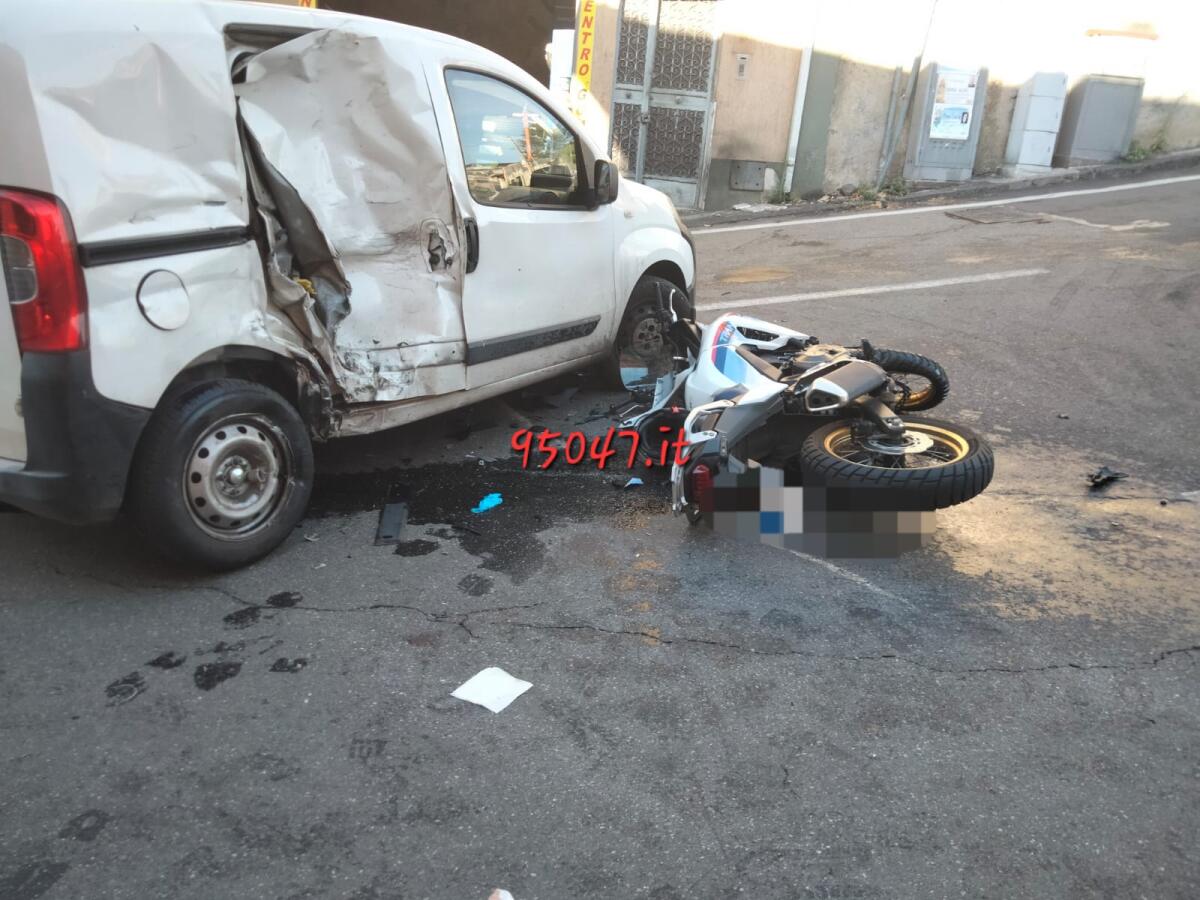 GRAVE INCIDENTE NELLA MATTINATA A SAN PIETRO CLARENZA: SCONTRO TRA FURGONE E MOTO, GRAVE CENTAURO - 