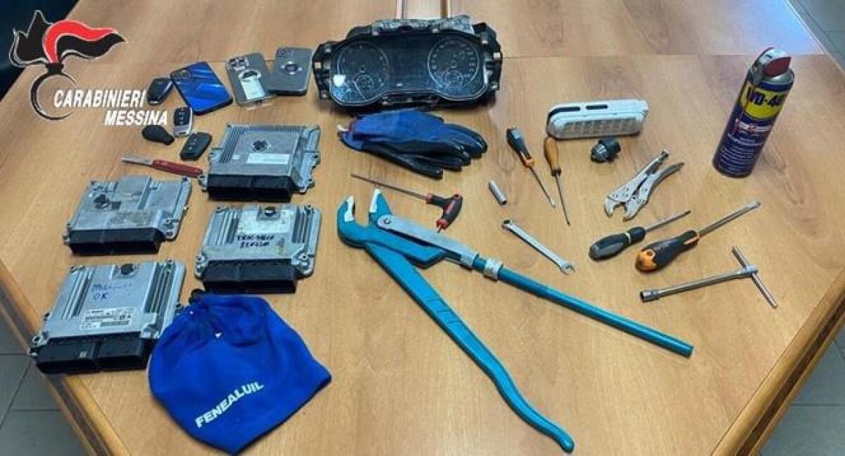 TAORMINA: SORPRESI A RUBARE UN’AUTO, ARRESTATI 3 CATANESI - 