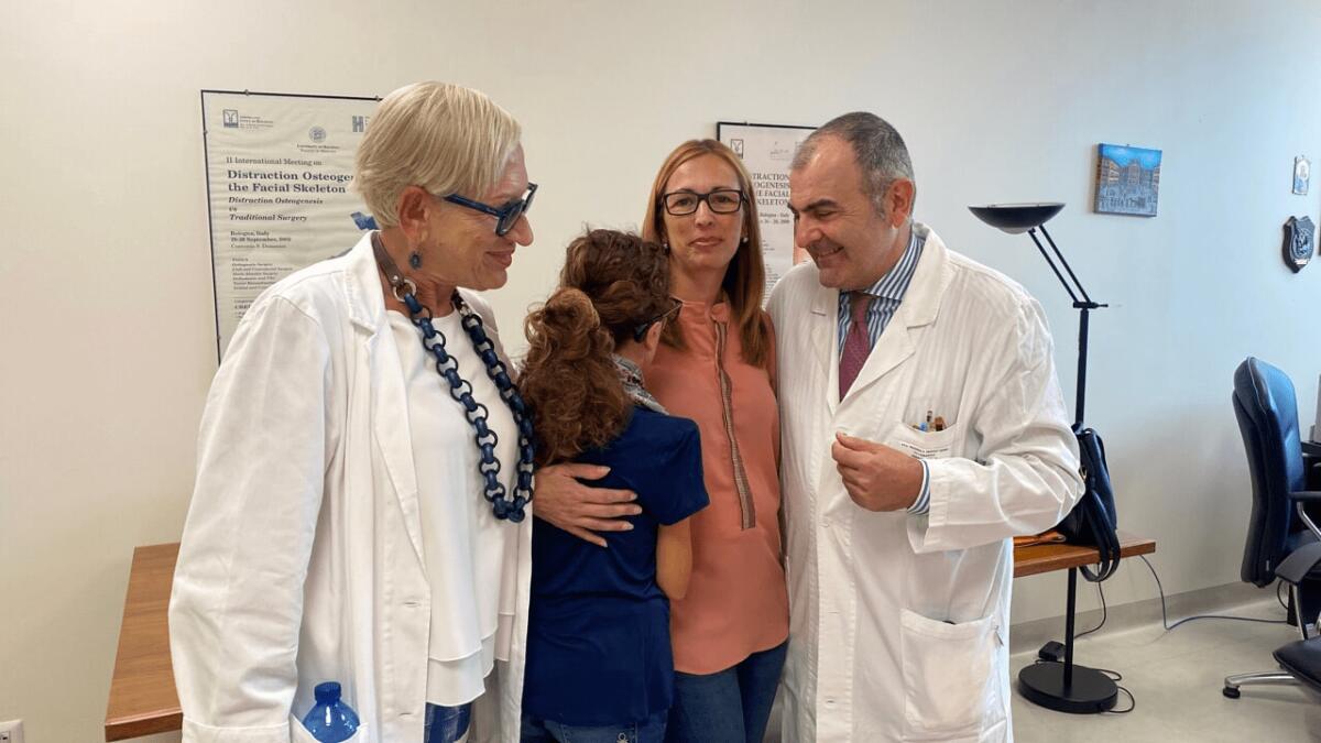 CATANIA. BIMBA NASCE CON LA BOCCA CHIUSA: ORA (A 16 ANNI) PUÒ FINALMENTE APRIRLA GRAZIE A UN INTERVENTO DI 10 ORE - 