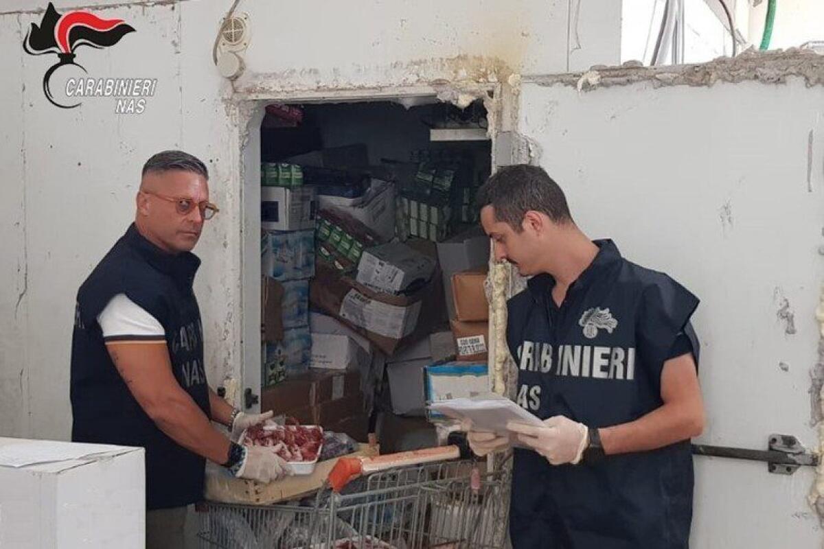 PALERMO. CONTROLLI DEL NAS DURANTE L’ESTATE, SEQUESTRATI DUEMILA CHILI DI PRODOTTI ALIMENTARI E 617 MILA LITRI DI VINO - 