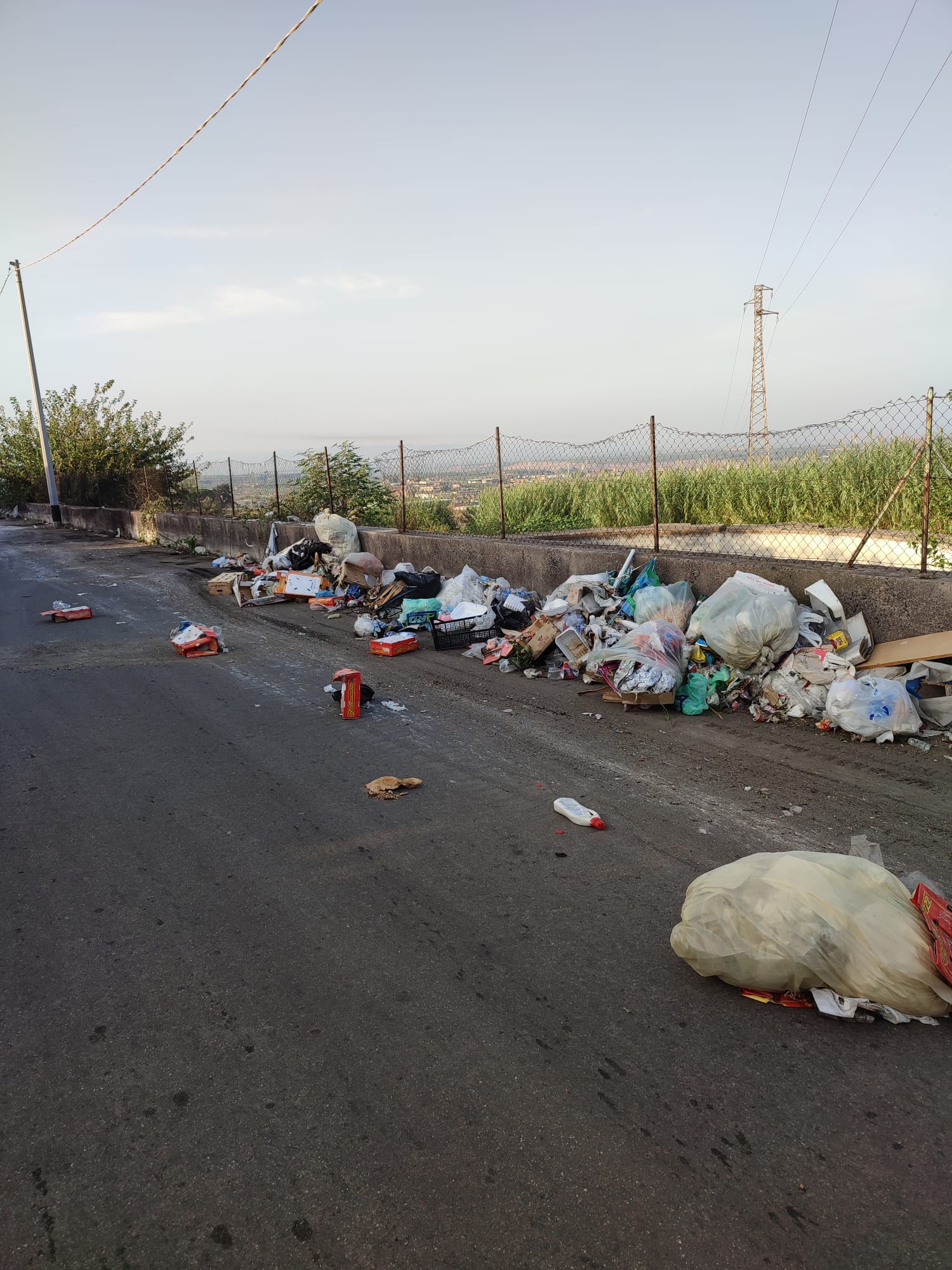 RIFIUTI A PATERNÒ: RIPULITE MICRO DISCARICHE IN ZONA VIA BALATELLE VIA SELLA