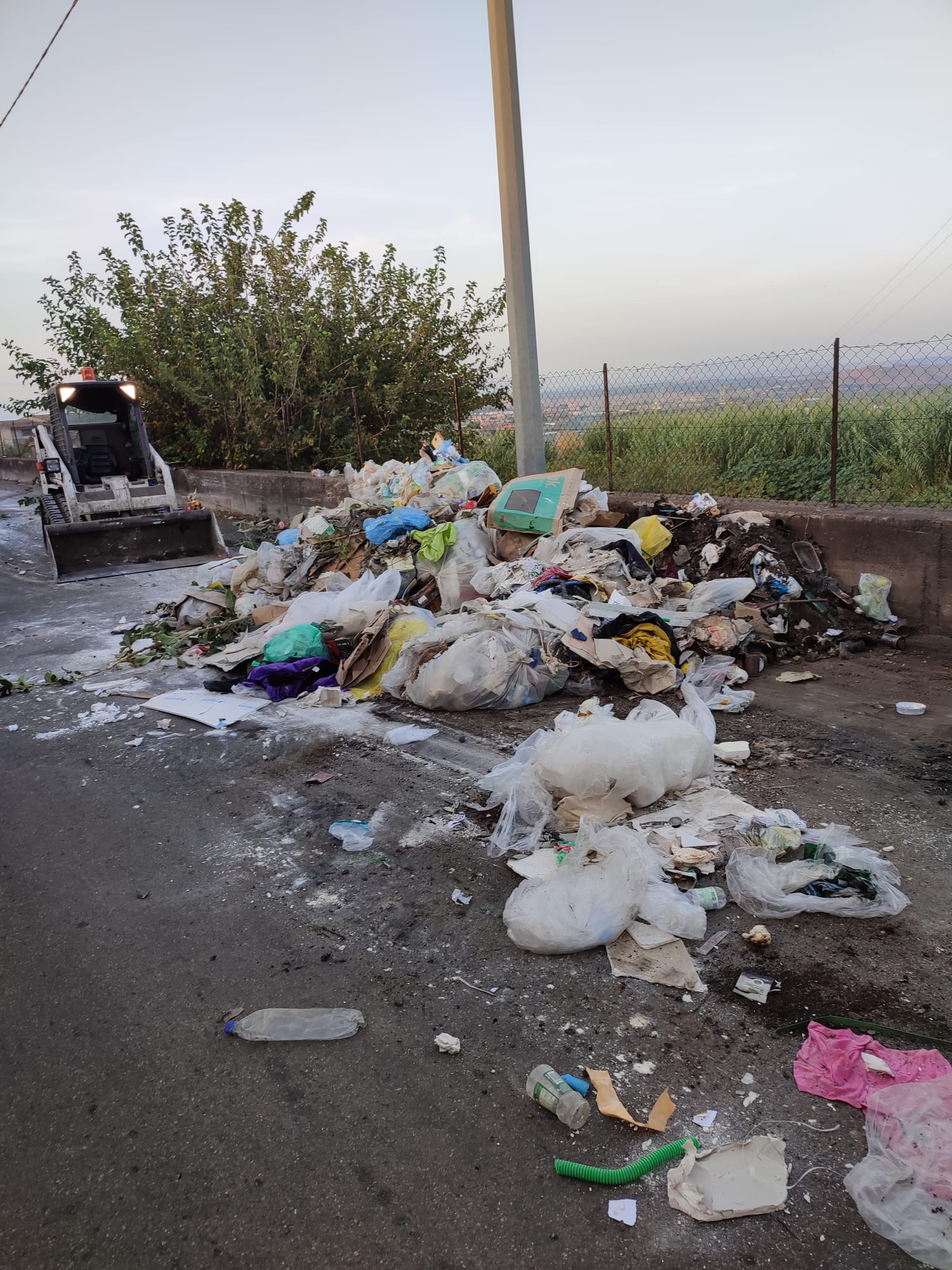 RIFIUTI A PATERNÒ: RIPULITE MICRO DISCARICHE IN ZONA VIA BALATELLE VIA SELLA