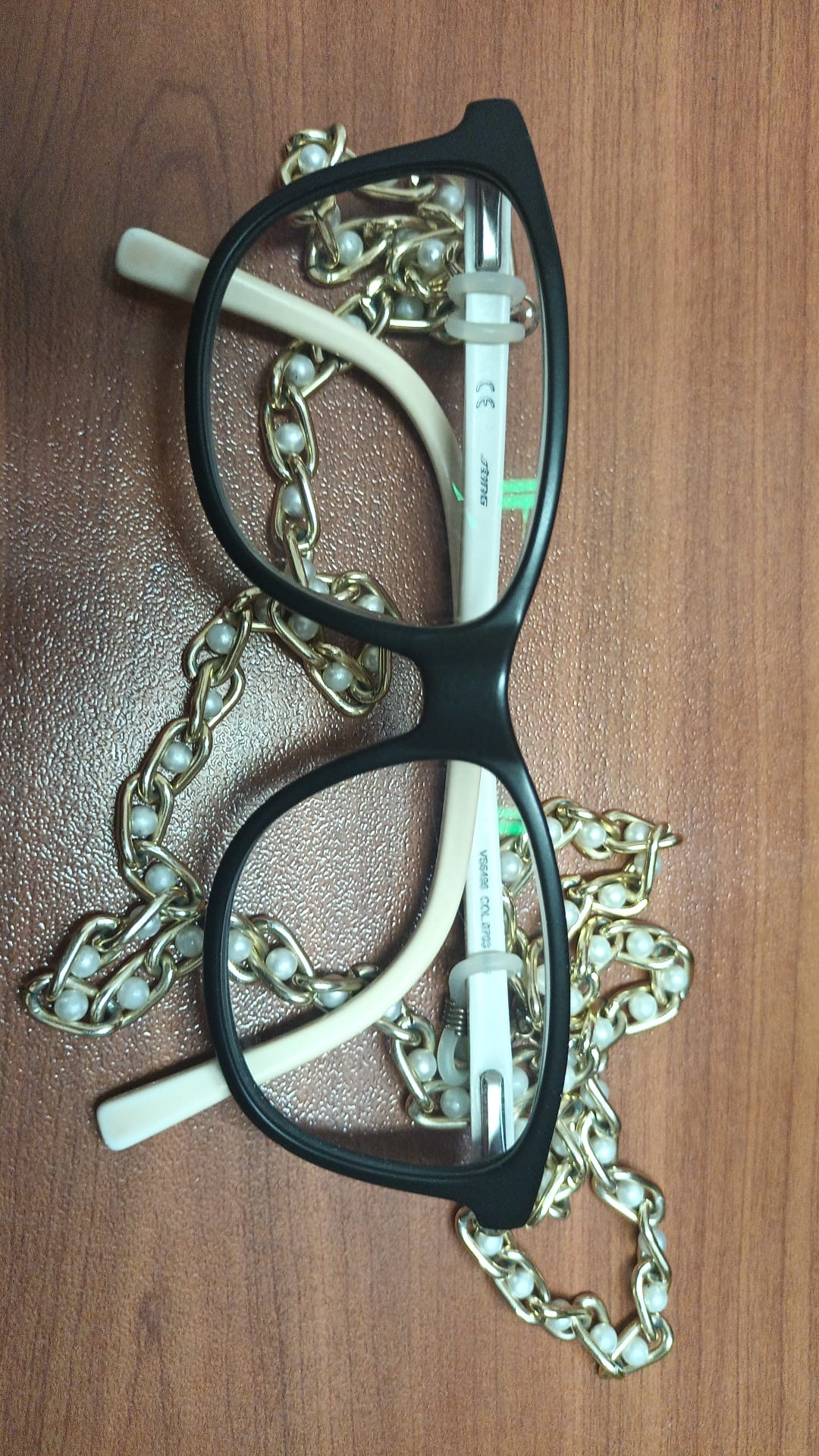 PATERNO’: CHI HA PERSO QUESTI OCCHIALI?