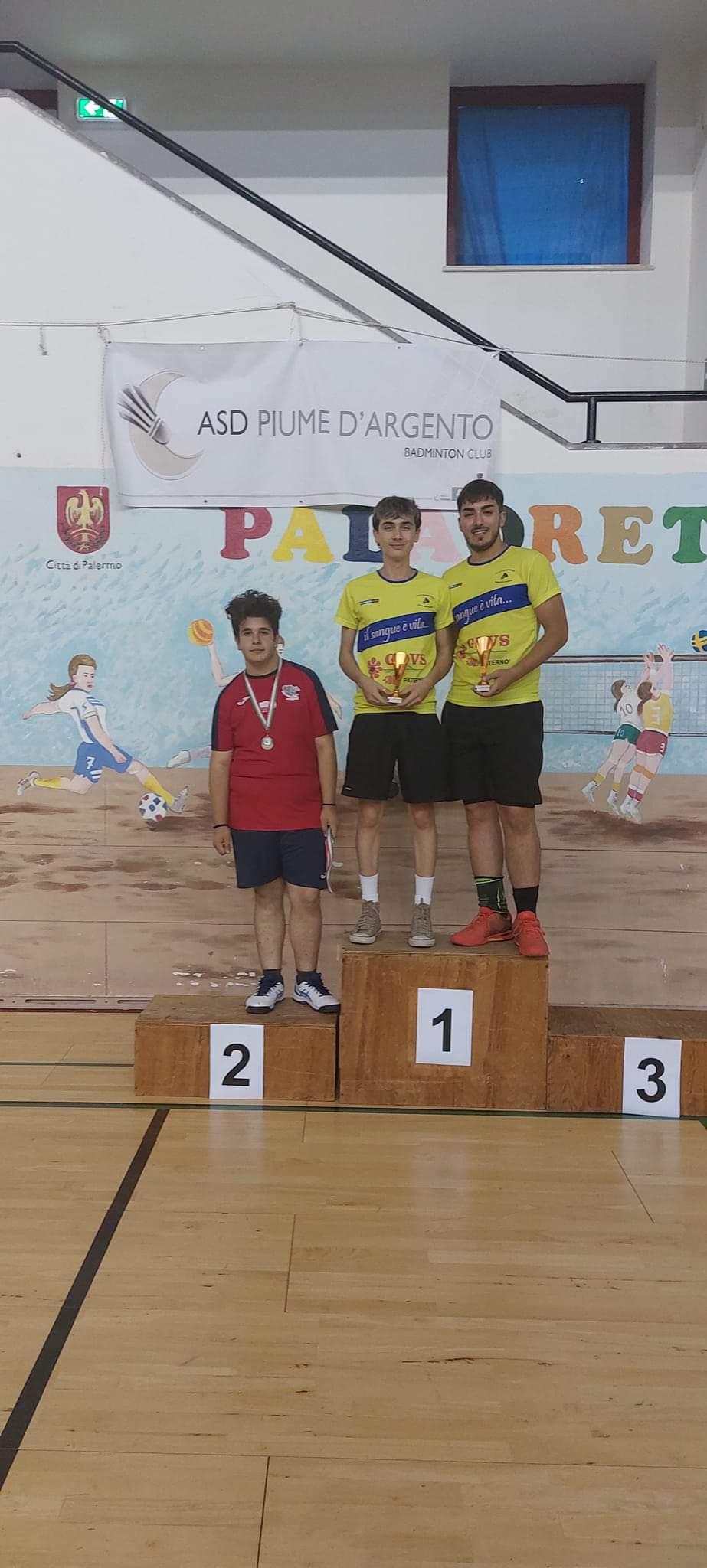 GRANDE SUCCESSO AL SUPERSERIES BADMINTON DI PALERMO PER LE "RACCHETTE" DI PATERNÒ