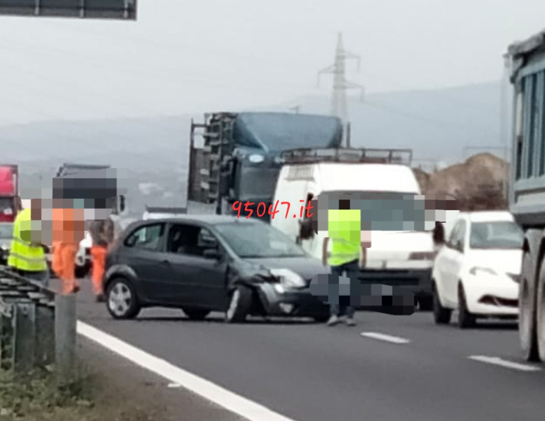 DOPPIO INCIDENTE SULLA SS121 IN DIREZIONE CATANIA, SOCCORSI SUL POSTO E TRAFFICO IN TILT