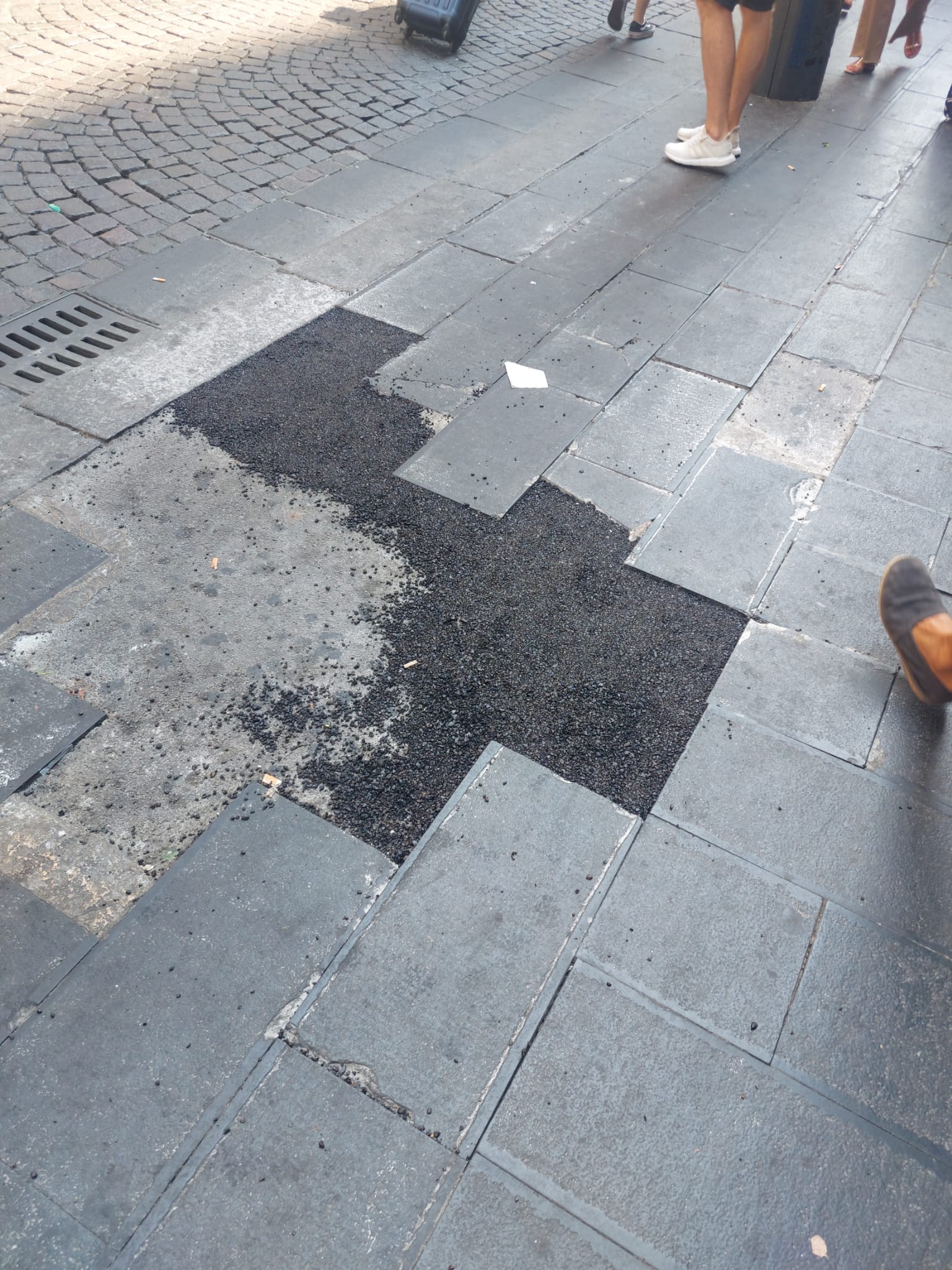 PATERNO', L'ASSESSORE REPLICA SUI LAVORI DI PIAZZA INDIPENDENZA: "RIPARAZIONE PROVVISORIA"