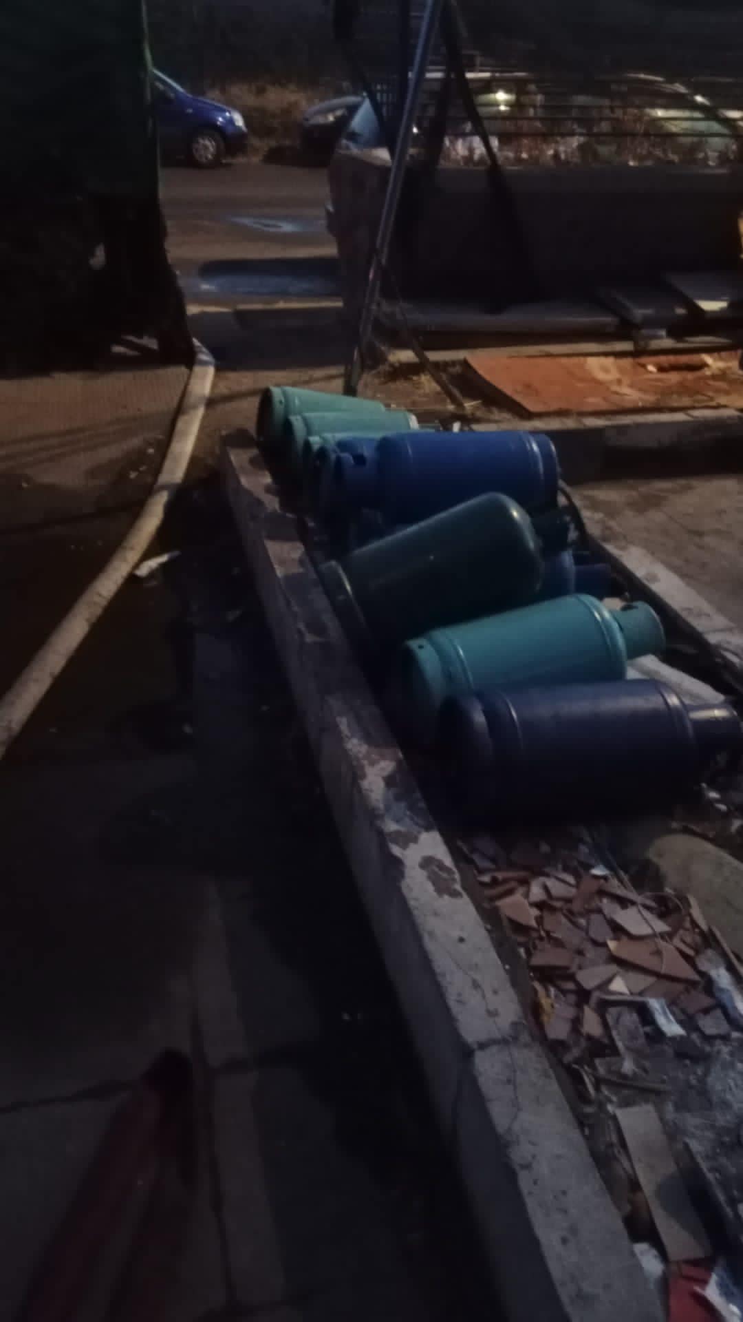 BRUCIA IL CAMPO ROM DI VIA ACQUICELLA PORTO A CATANIA