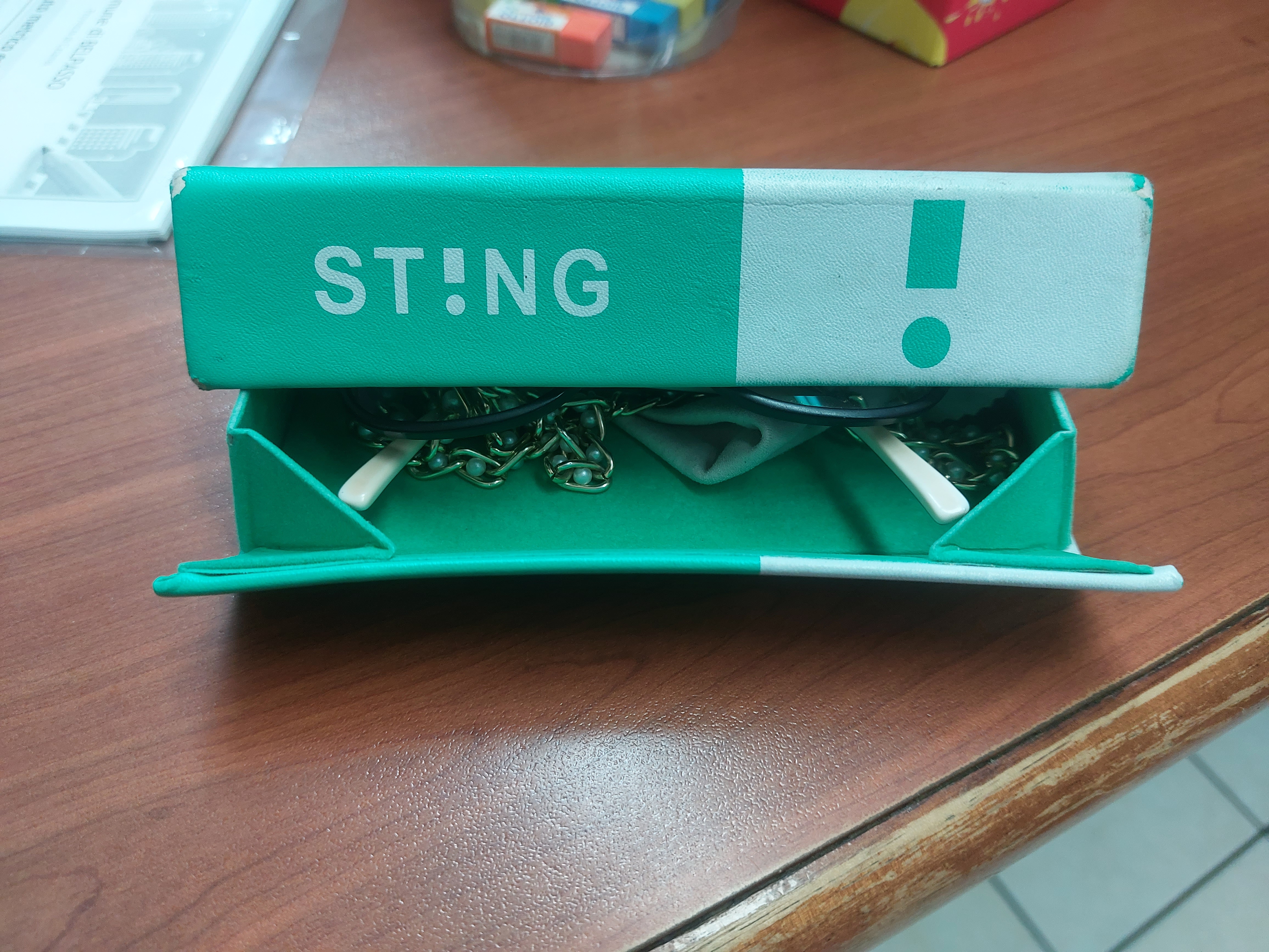 PATERNO’: CHI HA PERSO QUESTI OCCHIALI?