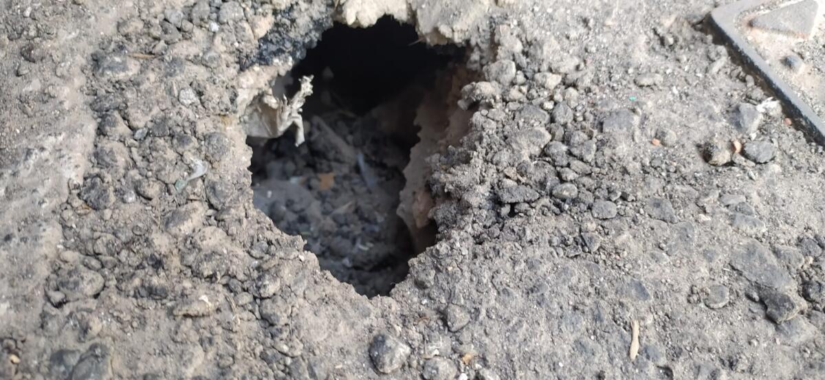 SEGNALAZIONE UTENTI: PROBLEMI CON IL TOMBINO IN VIA ESTONIA - 