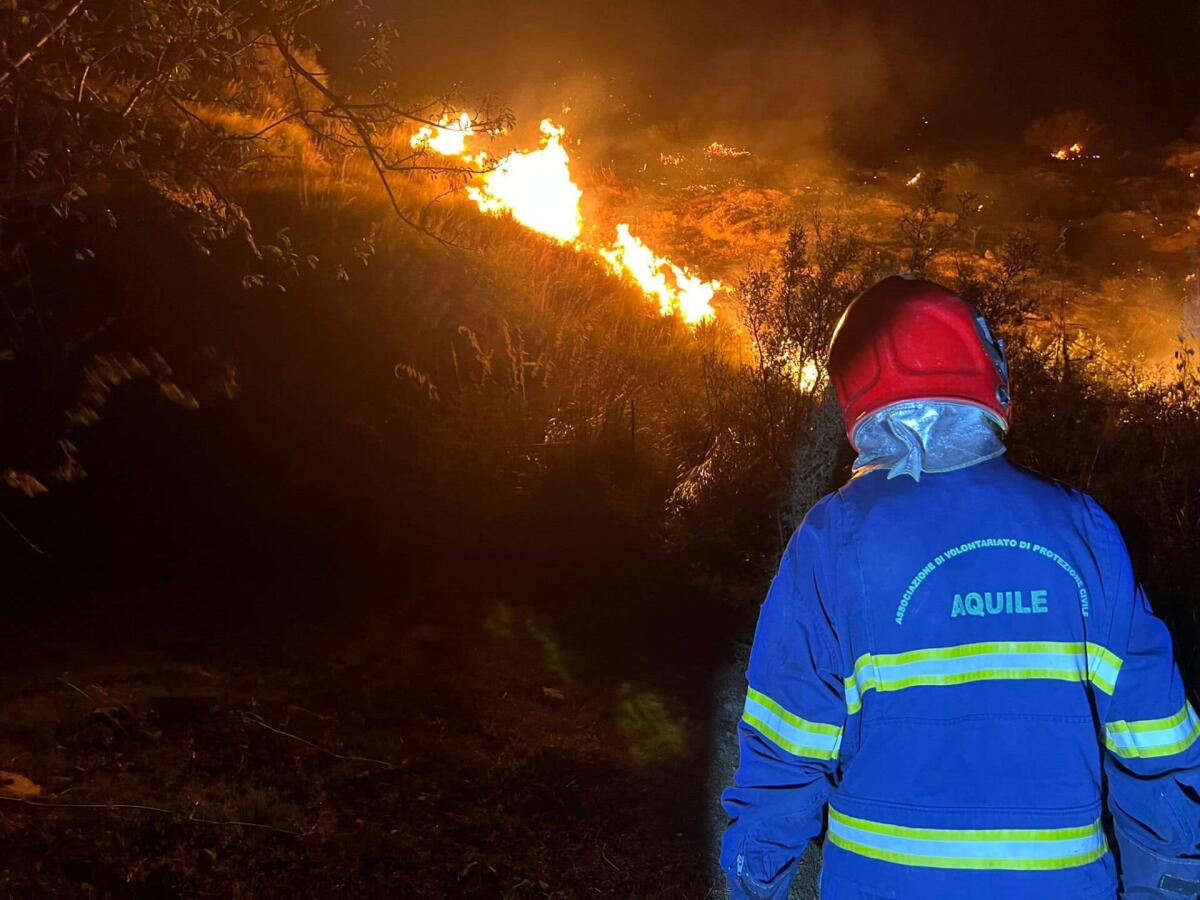 CHIUSA PER INCENDIO L'AUTOSTRRDA PALERMO A CATANIA A TERMINI IMERESE IN DIREZIONE CATANIA - 