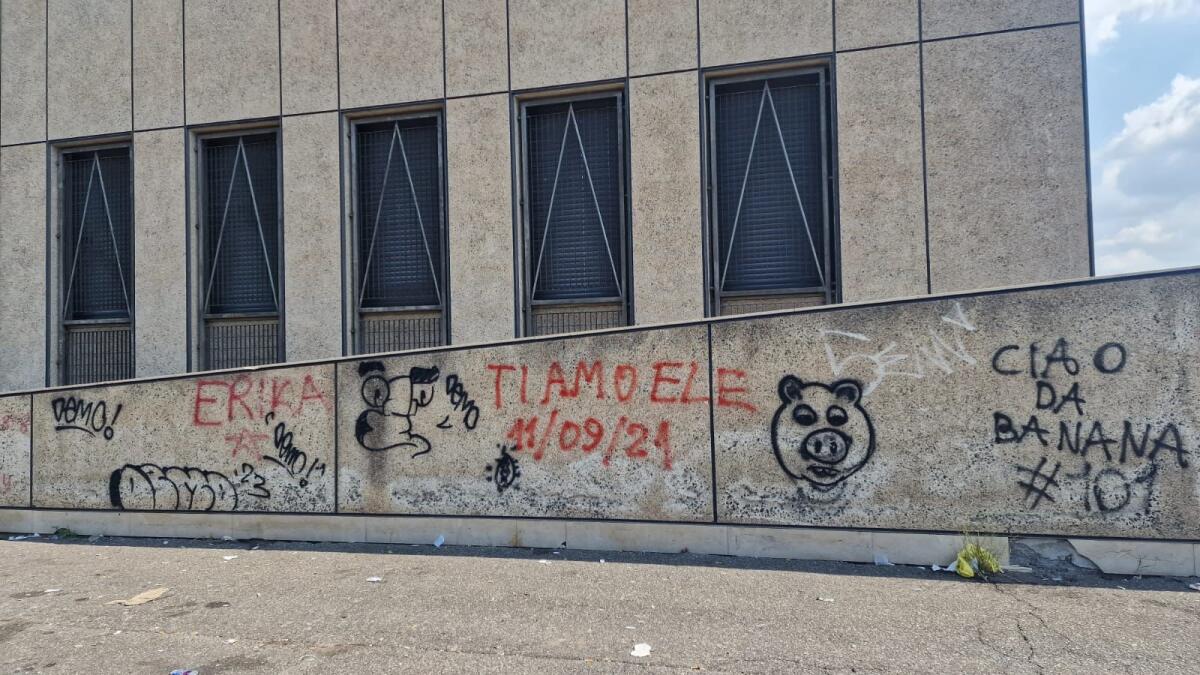 PATERNO'. ATTI VANDALICI CONTRO L'EDIFICIO DELLA PARROCCHIA SPIRITO SANTO E IL MURALES DEL GRUPPO SCOUT - 