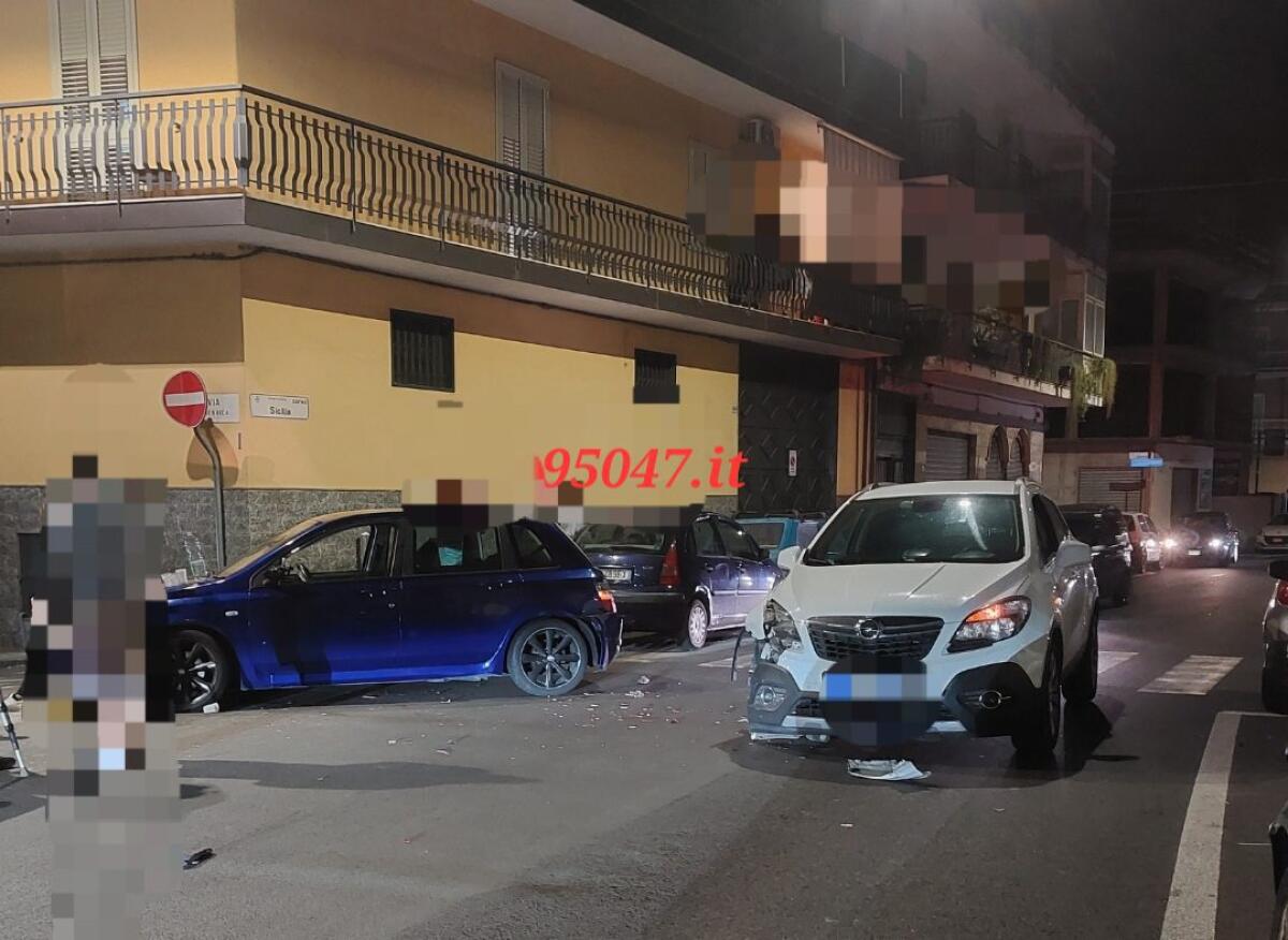 PATERNO': SCONTRO TRA DUE AUTO AL CORSO SICILIA. FERITA UNA MINORENNE - 