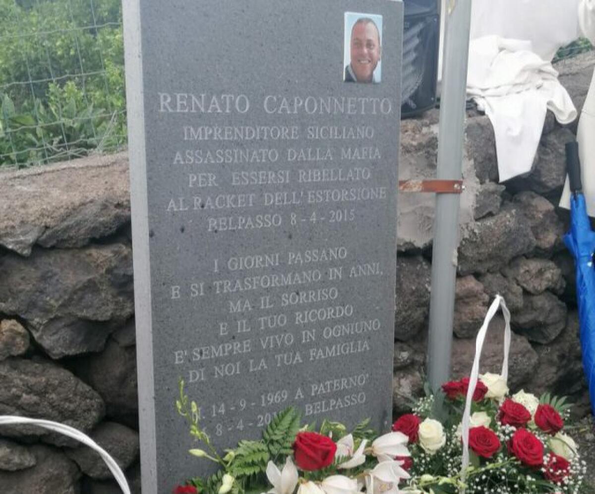 UNA STELE IN ONORE DELL'EROE  PATERNESE RENATO CAPONNETTO, L'IMPRENDITORE UCCISO DALLA MAFIA - 