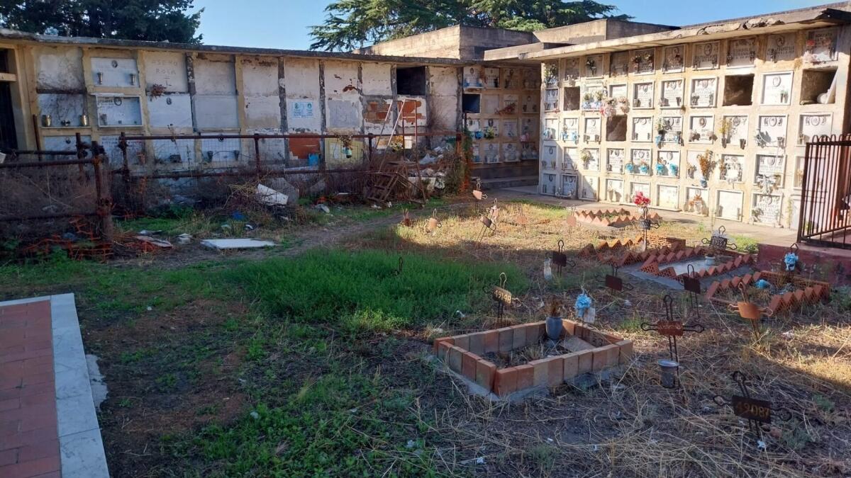 NOTA DEL PD PATERNESE: LA MANCATA RIQUALIFICAZIONE DEL CIMITERO MONUMENTALE E I RITARDI NELLA CONSEGNA DELLE TOMBE DI FAMIGLIA A VIA BALATELLE - 