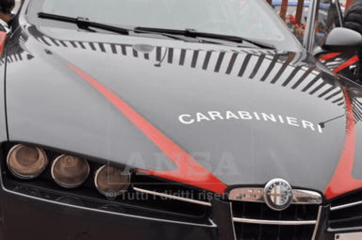 ANCONA: UCCIDE L'EX MOGLIE A COLTELLATE E POI CHIEDE ALLA FIGLIA MINORENNE DI CHIAMARE 112 - 