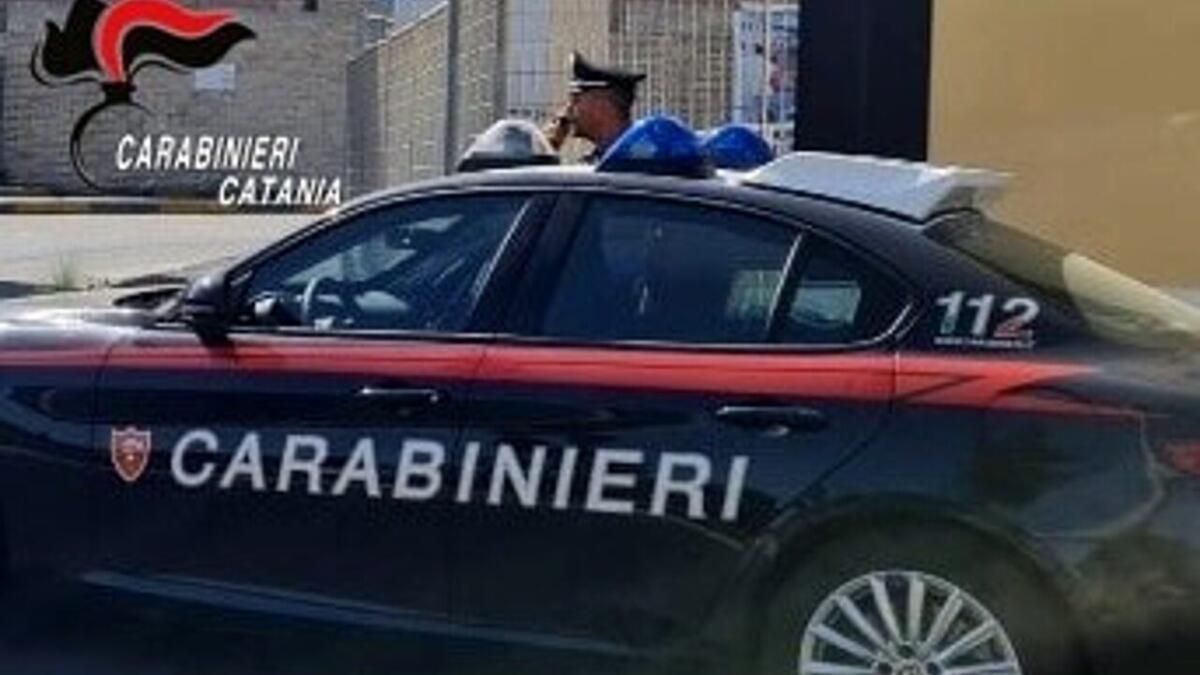 MISTERBIANCO. MARITO E MOGLIE ESPERTI IN FURTI D'AUTO, BECCATI  NEL PARCHEGGIO DI UN CENTRO COMMERCIALE - 