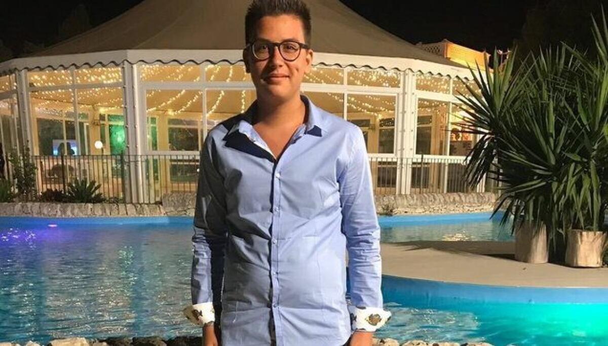 RAGUSA. VA CON LA FIDANZATA A VEDERE UN LOCALE DA AFFITTARE, CROLLA IL PAVIMENTO: MORTO 22ENNE DOPO DUE GIORNI DI COMA - 