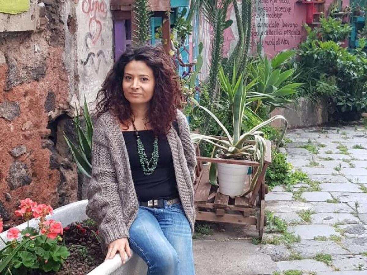 LUTTO A PATERNO’, OGGI POMERIGGIO I FUNERALI DELL'INSEGNANTE ALESSANDRA TORTOMASI - 