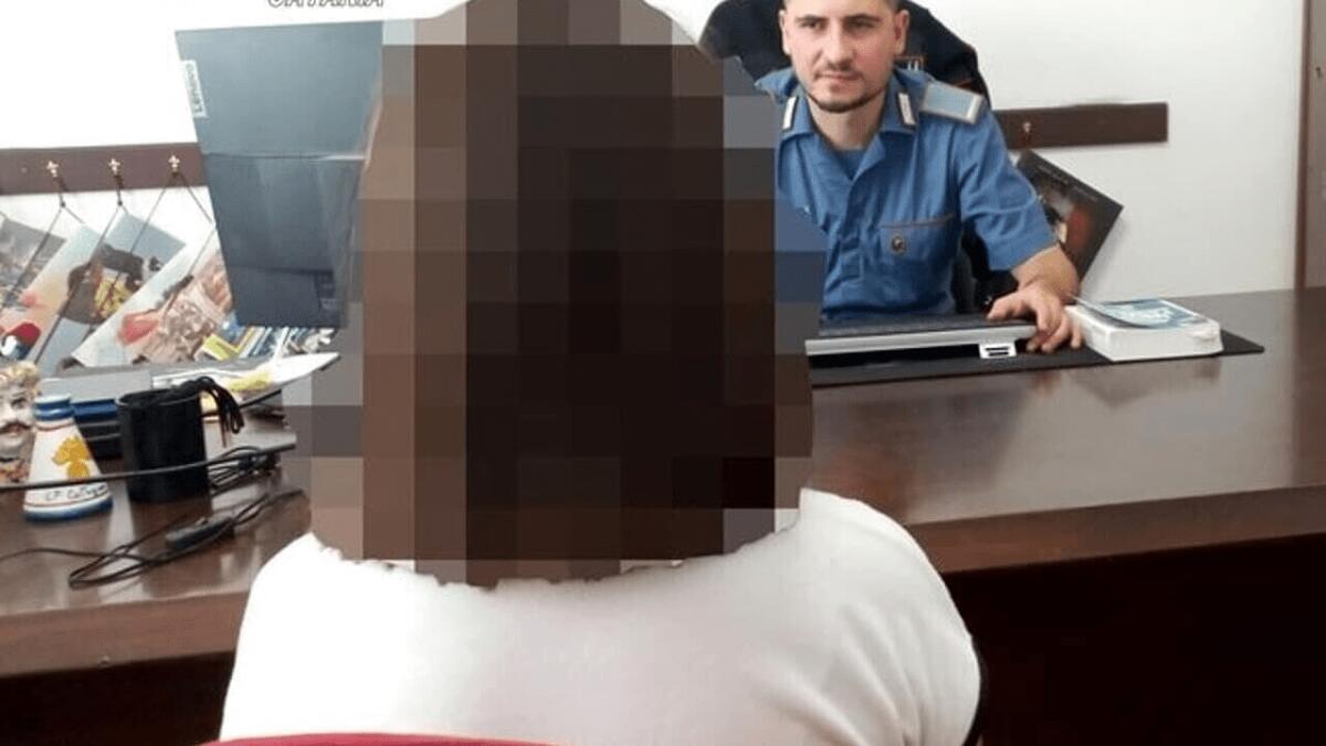 GRAMMICHELE. PRESIDE DI 61 ANNI ARRESTATO PER VIOLENZA SESSUALE SU SETTE ALUNNE MINORENNI - 