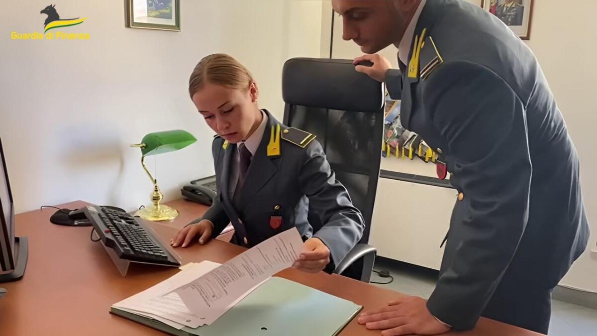 PALERMO. TRUFFA DEL REDDITO DI CITTADINANZA: MAZZETTE AL GESTORE DEL CAF PER AVERE FALSI CERTIFICATI. 93 INDAGATI, TRA QUESTI UN IMPIEGATO DI UNA PARTECIPATA DELLA REGIONE - 