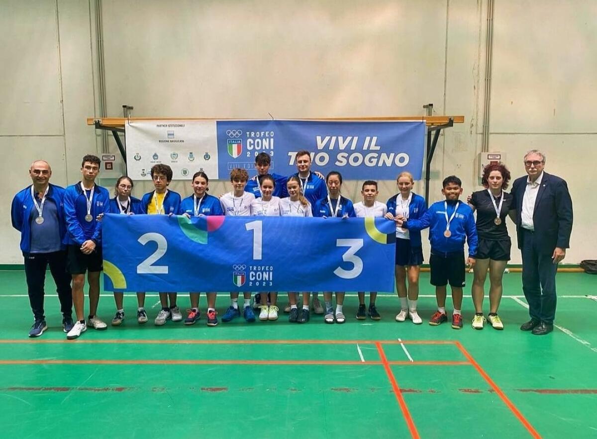 L'ASSOCIAZIONE SPORTIVA PATERNÒ BADMINTON CONQUISTA L'ARGENTO AL TROFEO CONI - 