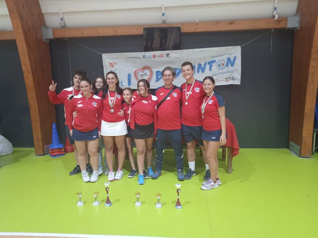 STREPITOSI RISULTATI PER LE RACCHETTE PATERNÒ AI CAMPIONATI REGIONALI SICILIANI UNDER E JUNIOR 2023 DI BADMINTON