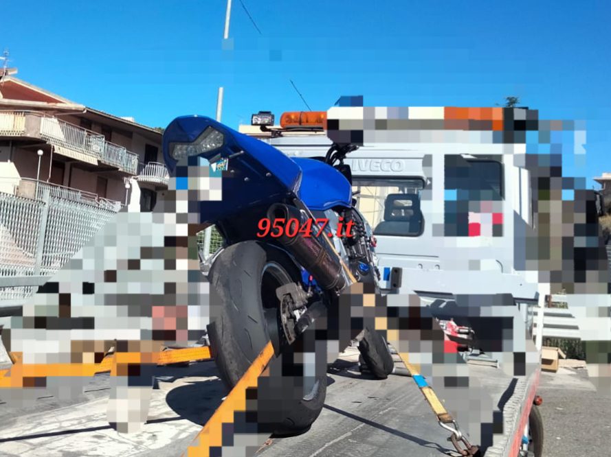 BRONTE. SCONTRO AUTO MOTO, FERITO CENTAURO PATERNESE