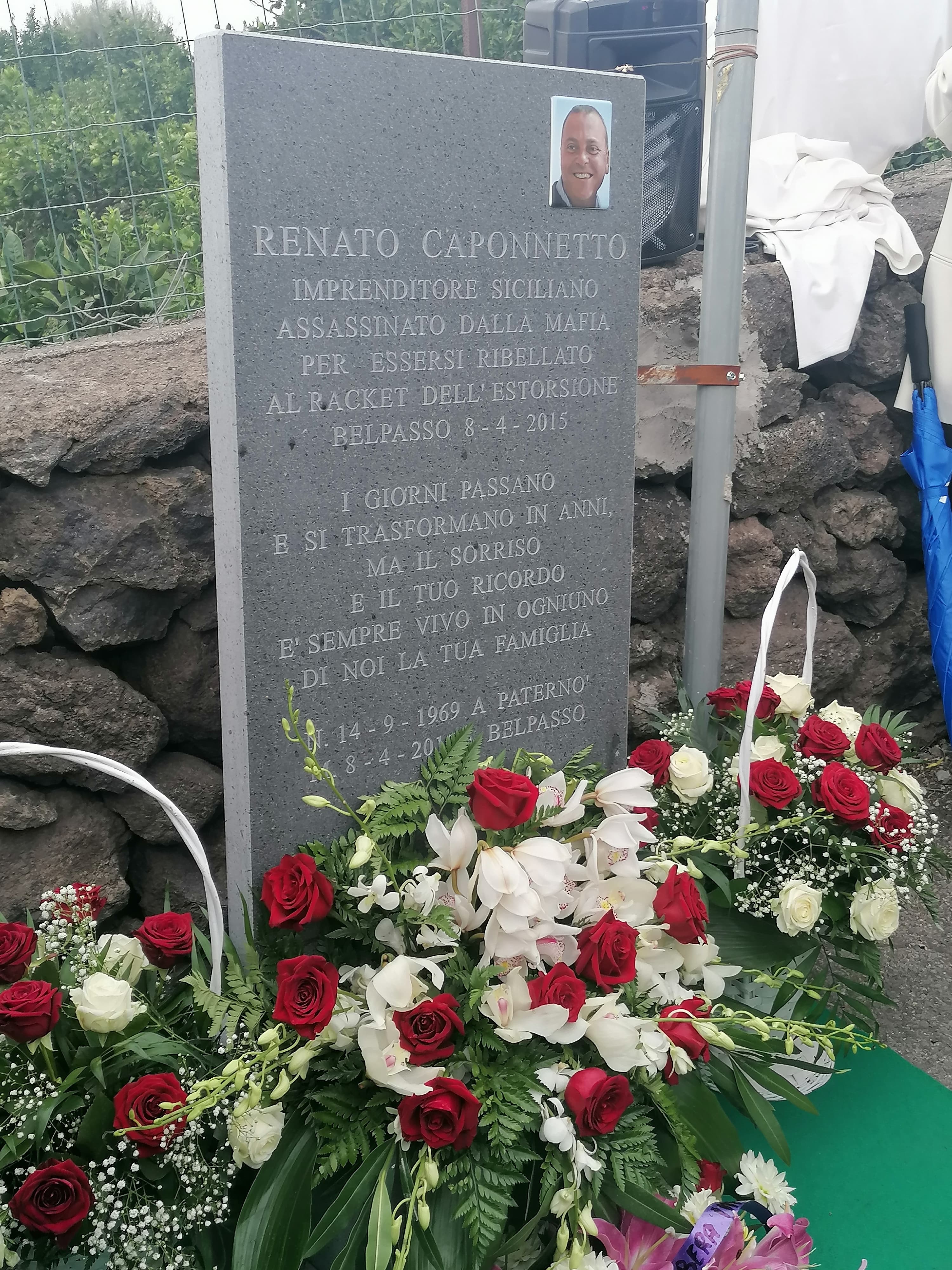 UNA STELE IN ONORE DELL'EROE  PATERNESE RENATO CAPONNETTO, L'IMPRENDITORE UCCISO DALLA MAFIA