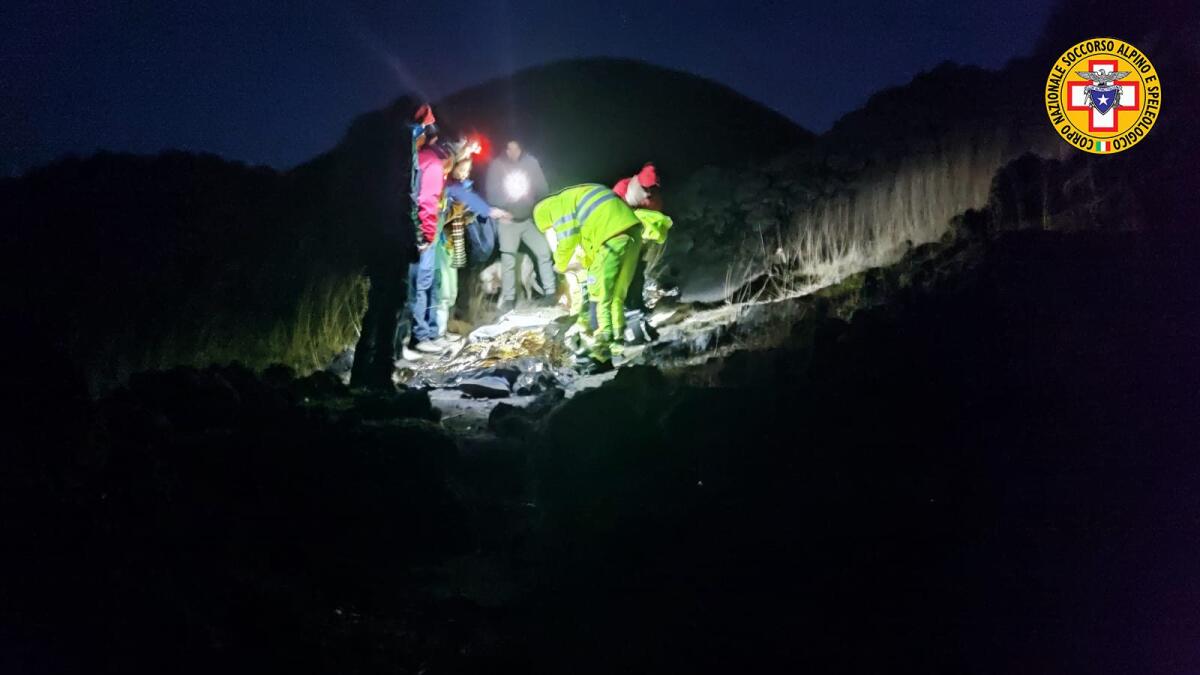 TRAGEDIA SULL'ETNA: DECEDUTO ESCURSIONISTA DI 67 ANNI SOCCORSO DAL CNSAS SICILIA AL RIFUGIO TIMPAROSSA - 