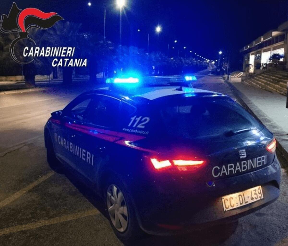 CALTAGIRONE. FA UN INCIDENTE CON IL MOTORINO, MA DURANTE I RILIEVI I CARABINIERI SCOPRONO CHE SPACCIA DROGA - 